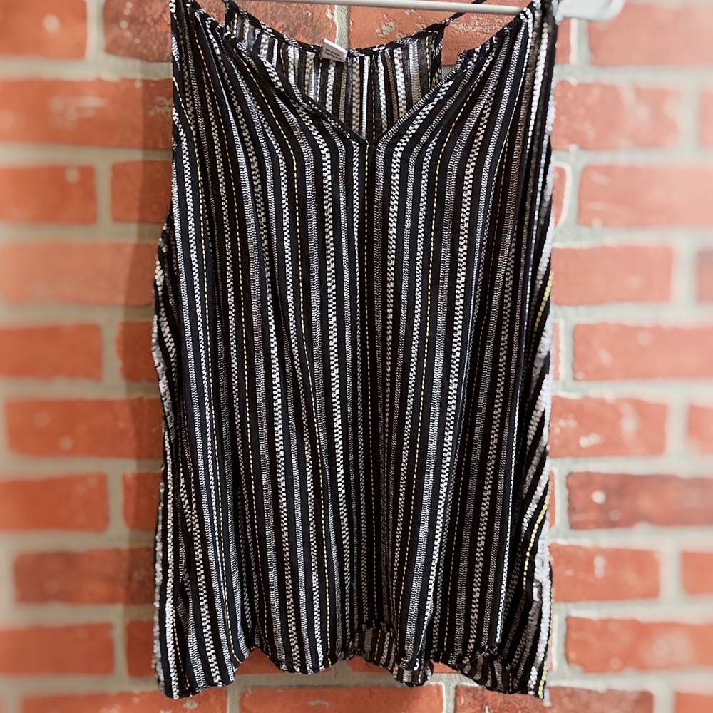L striped old navy tank